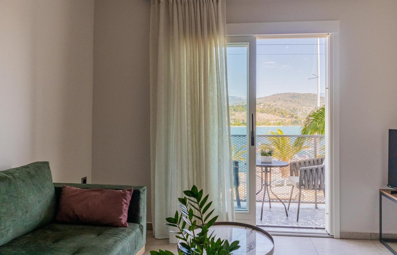Chelmis Sea Front Apartments - Atlantis Argostoli  Exteriör bild