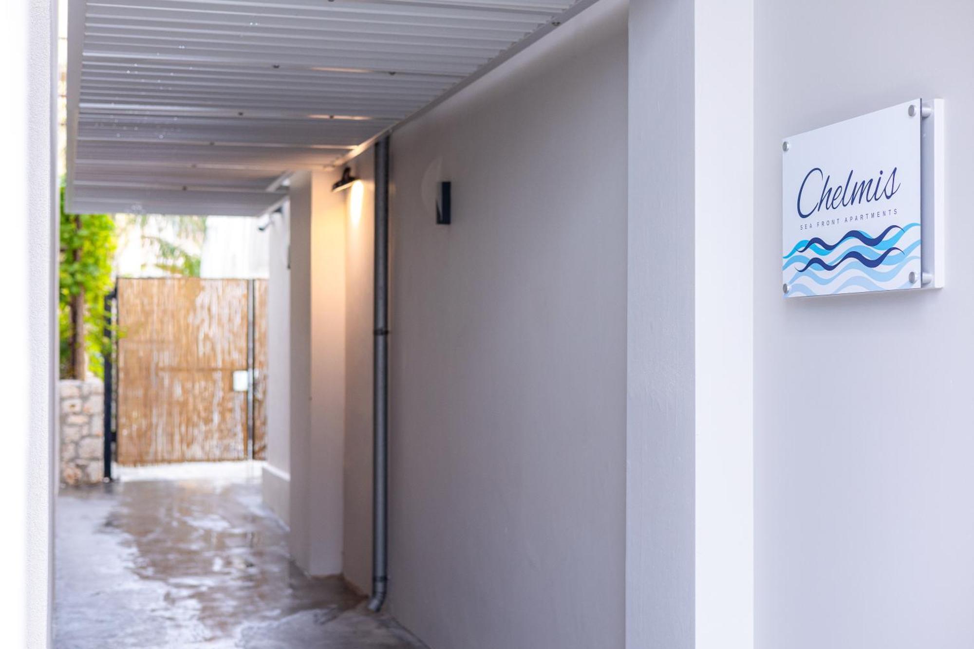 Chelmis Sea Front Apartments - Atlantis Argostoli  Exteriör bild